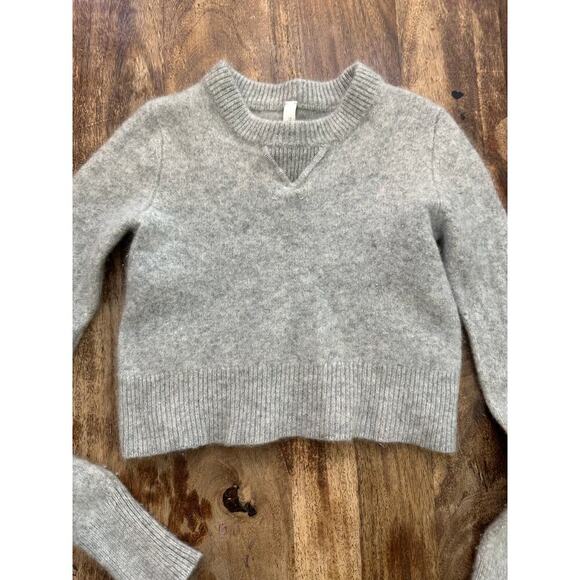 The Group by Babaton Gray Luxe Cashmere Cropped Crew Neck Sweater Size Small - Picture 1 of 8